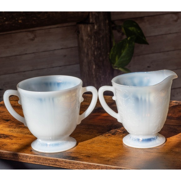 1930s Macbeth-Evans Monax Depression Glass American Sweetheart Creamer Sugar Set - Picture 2 of 5